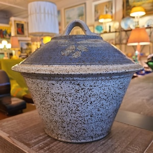 Vintage Studio Art Pottery Stoneware Casserole Dish with Lid ~ Handthrown Glazed and Speckled Ceramic Dish ~ Kitchenware ~ Dutch Oven