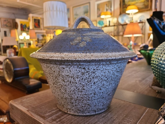 Vintage Studio Art Pottery Stoneware Casserole Dish with Lid ~ Handthrown Glazed and Speckled Ceramic Dish ~ Kitchenware ~ Dutch Oven