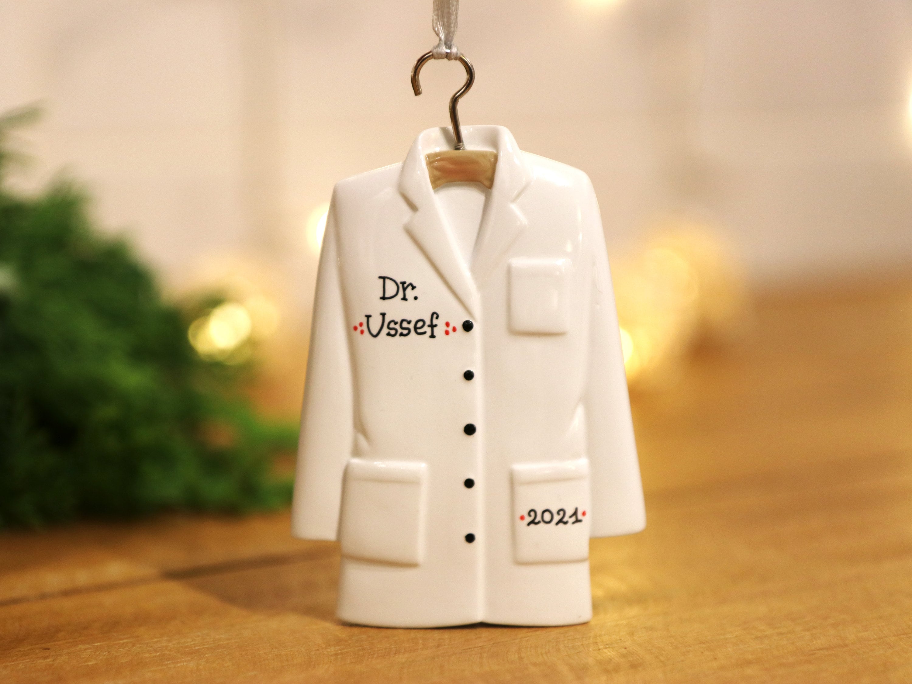 Lab Coat Personalized Christmas Ornament, Doctor Christmas Ornament, White Coat Ornament, Gift for Doctor, Medical Student Ornament, Intern.
