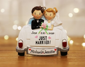 Just Married Personalized Ornament, Married Couple in a Car Ornament, Newly Married Christmas Gift, Custom Names Ornament, Bride and Groom.