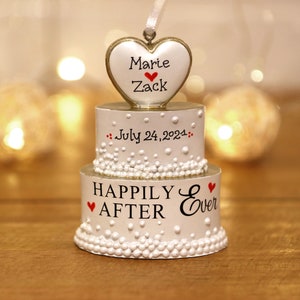 Wedding Cake Personalized Christmas Ornament, Just Married Christmas Ornament, Newly Married Gift, Custom Names Ornament, Bride and Groom.