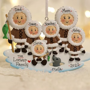 Eskimo Familie mit 4 Kindern Personalisierte Weihnachtsverzierung, Sechsköpfige Familie mit Haustier Ornament, Familie mit 4 Kindern, Geschenk für neue Eltern.