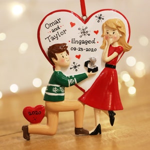 Decorazione natalizia personalizzata per coppia di fidanzati, regalo di Natale, regalo di fidanzamento, decorazione per proposta di matrimonio, decorazione per fidanzati.