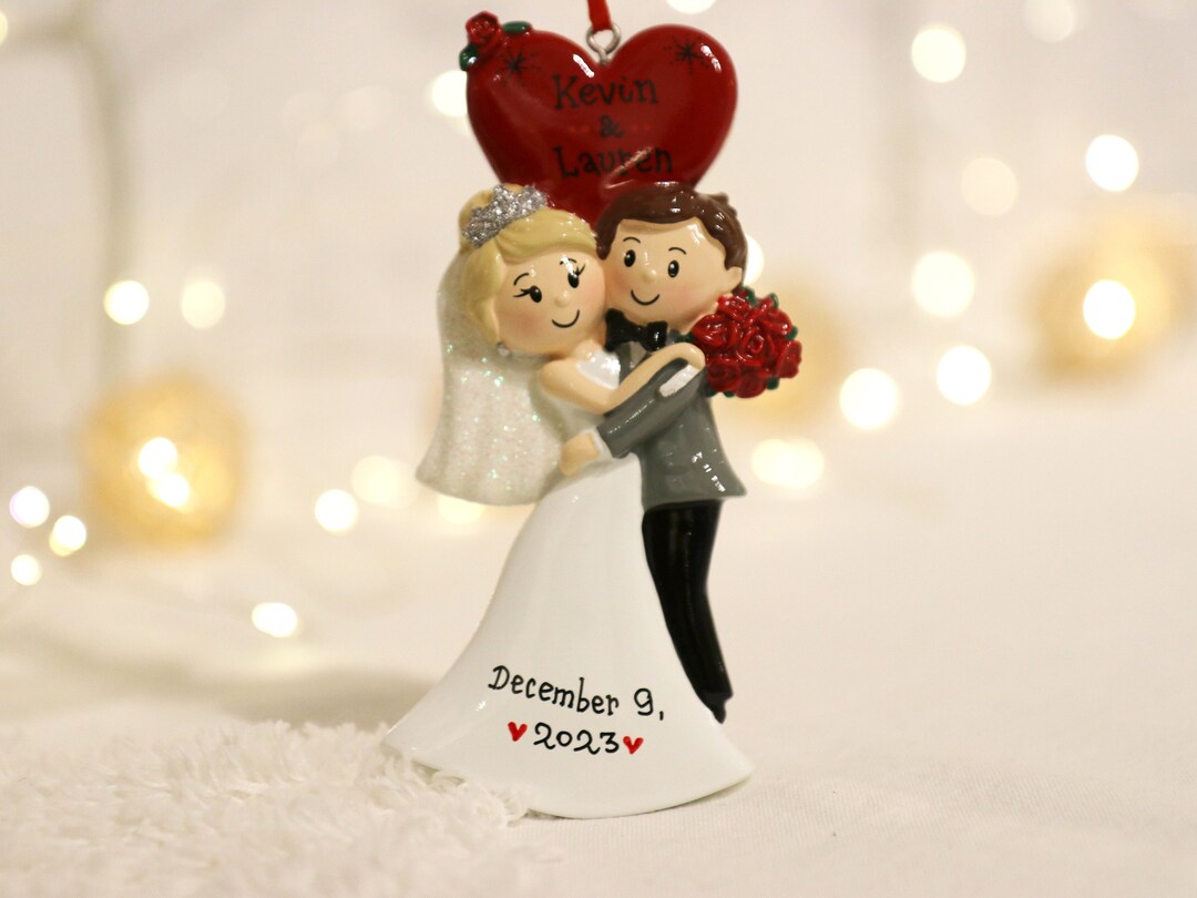 Married Couple Christmas Ornament, Personalized Wedding Ornament, Bride and Groom Ornament, Mr and Mrs Ornament, Just Married.