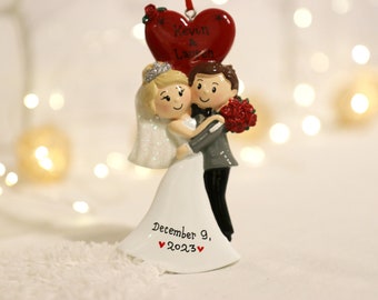 Married Couple Christmas Ornament, Personalized Wedding Ornament, Bride and Groom Ornament, Mr and Mrs Ornament, Just Married.