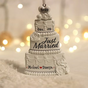 Wedding Cake Personalized Christmas Ornament, Just Married Christmas Ornament, Newly Married Gift, Custom Names Ornament, Bride and Groom.