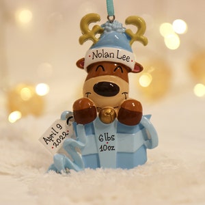 Baby Junge Rentier in Blau Geschenk Personalisierte Weihnachtsverzierung, Babys erste Weihnachtsverzierung, Baby Junge erste Verzierung.