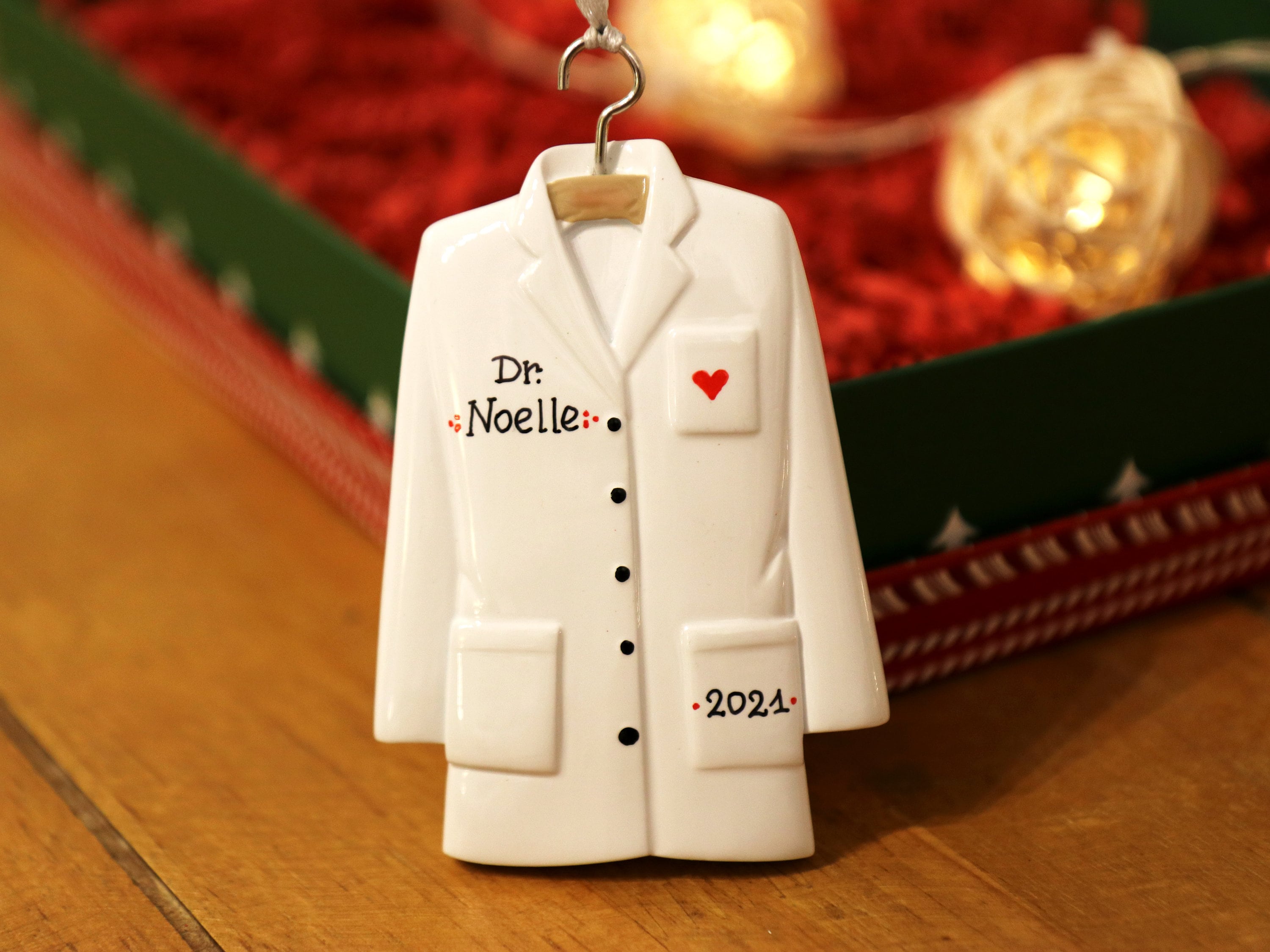 Lab Coat Personalized Christmas Ornament, Doctor Christmas Ornament, White Coat Ornament, Gift for Doctor, Medical Student Ornament, Intern.