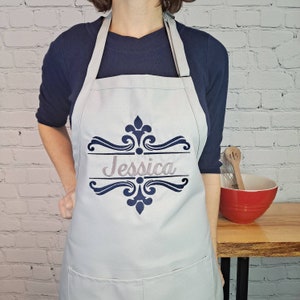 Personalized embroidered apron  Customizable name Chef kitchen apron with pockets