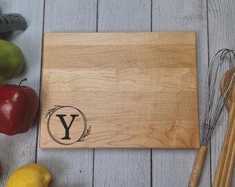 personalized monogram cutting board with vine wreath design new family gift