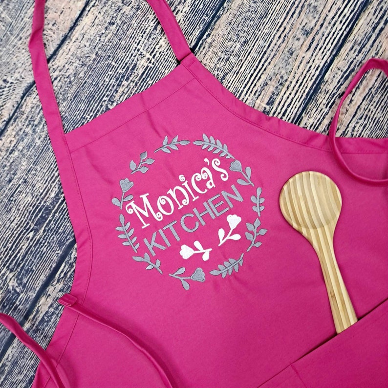 Customizable embroidered apron Personalize name kitchen apron great gift for her Hot Pink