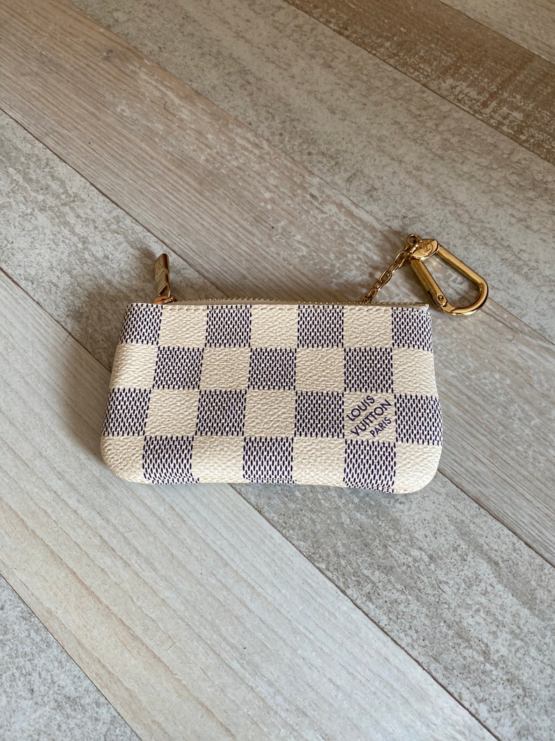 louis vuitton keychain wallet