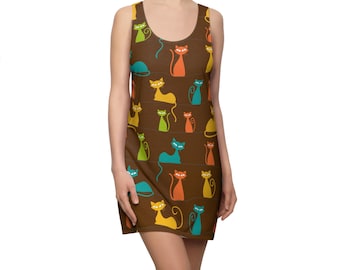 Vestido con espalda nadadora y estampado de gato: un atuendo caprichoso y moderno para gatitos