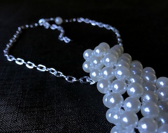 Vintage 1970's White Hand Beaded Ladies Pearl Neck Tie Necklace - Faux Gentlemans Necktie - Awesome Holiday Gift