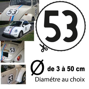 Puede incluir: Un Volkswagen Beetle blanco con una franja negra y azul y un gran círculo blanco con el número 53 en negro. La imagen muestra el coche desde diferentes ángulos. El texto debajo del coche dice "Ø de 3 à 50 cm Diamétre au choix".