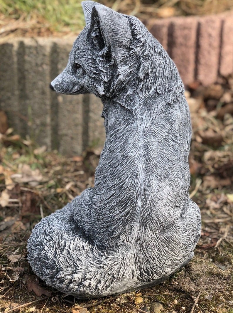 gray fox statue