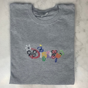 Camiseta con letras de personajes, camiseta Fabulous 5, camiseta de parque temático
