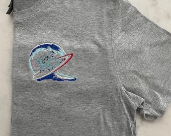 Blaues Alien auf Surfbrett Sweatshirt, besticktes Shirt, |i|o und Stitch inspiriertes Shirt
