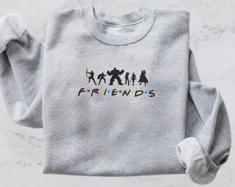 ヒーローフレンズ刺繍Tシャツ - 友達へのギフト