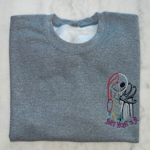 Besticktes Skelett Paar Sweatshirt: Halloween Valentinstag Geschenk