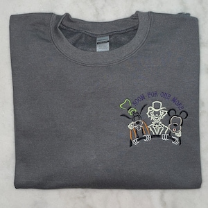 Hund Und Maus Halloween Sweatshirt: Haunted Theme Park Wear