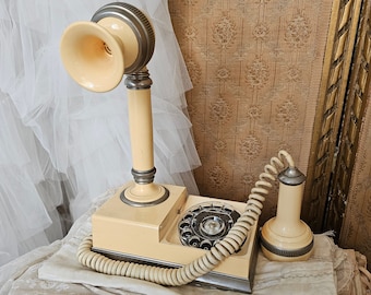 Pure nostalgia... Shabby chic vintage Hagenuk bakelite telephone with rotary dial Post W 49 cord cream white beige