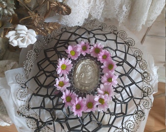 Magnificent ancient pearls Eternal wreath &quot;Couronne Mortuaire&quot; image of the saint Jesus France 1890-1900 Pearl wreath Sacred monastery work