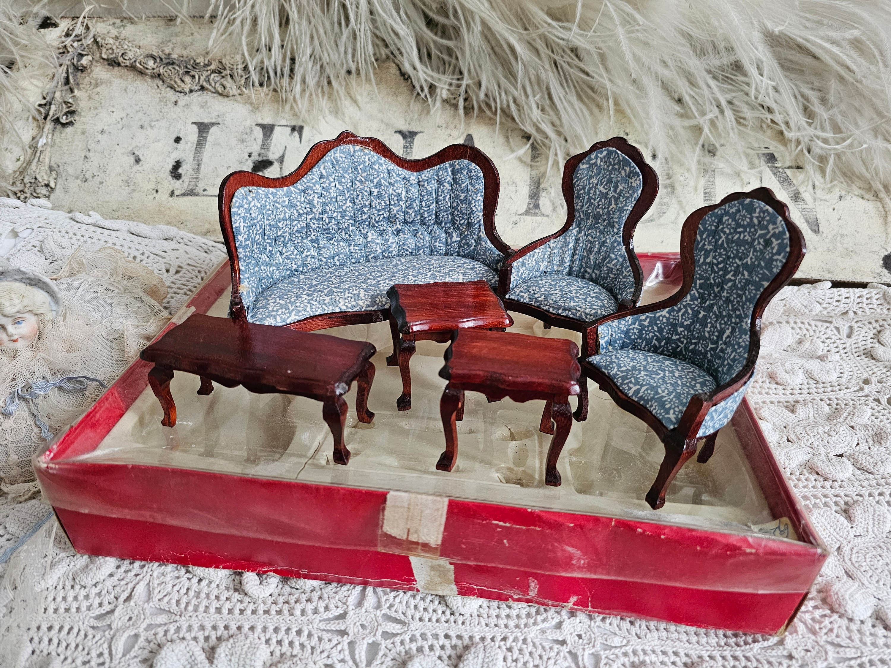 Vintage dollhouse furniture dolls sofa armchair table Germany around 1960 Wilhelminian style blue white flowers wooden furniture original packaging shabby chic