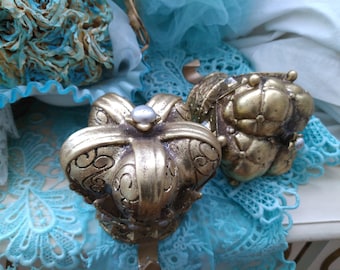 Fireplace Hook Crowns Vintage Gold Beads Decoration Gold Patina Christmas Boot Attachment Brocante Baroque Style Shabby chic Christmas