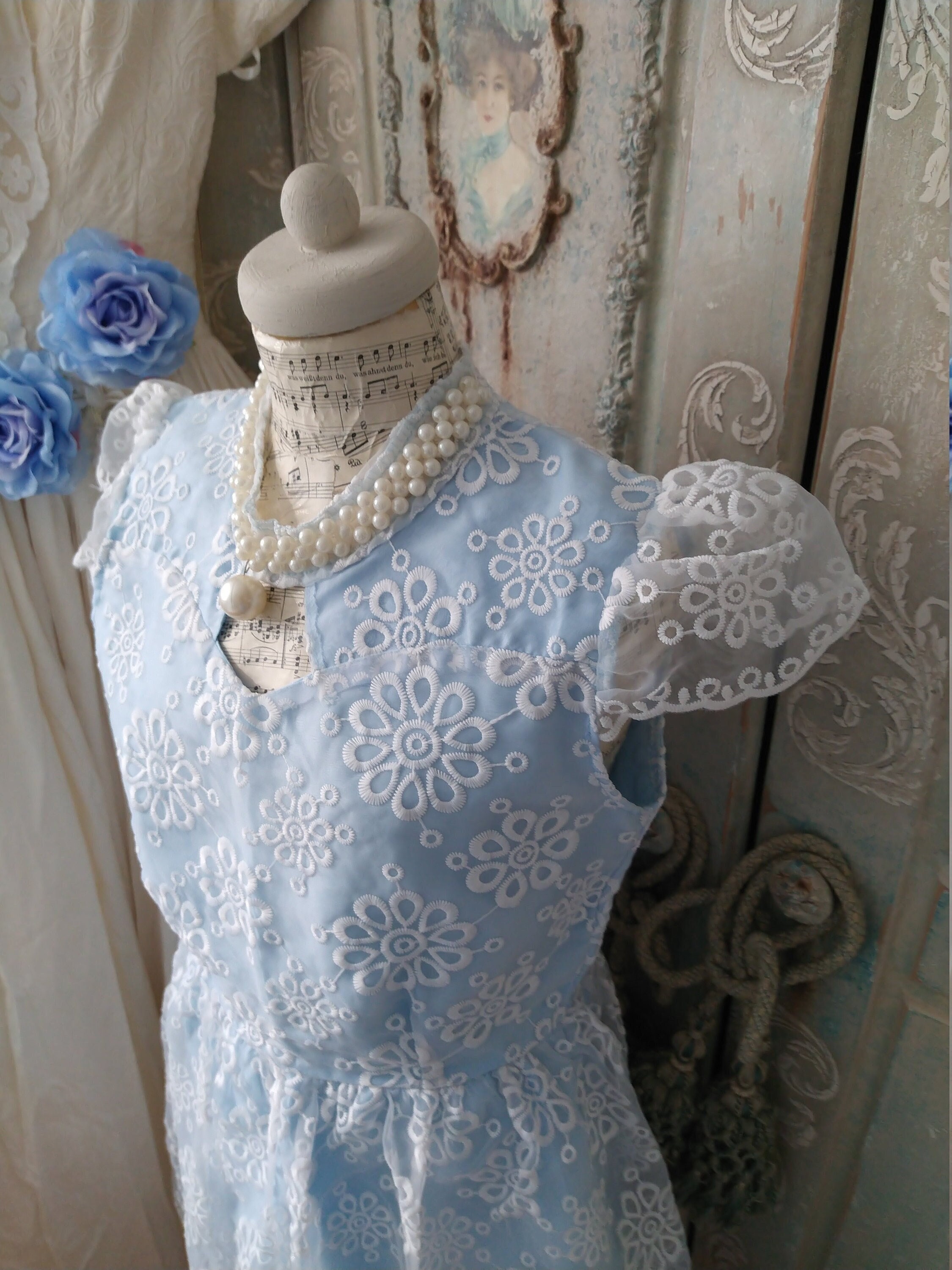 Noble ! Vintage dress wedding dress ball gown boudoir shabby size. 36/38 S M Wedding Embroidered Tulle Satin Dress Blue White Pearls 50s