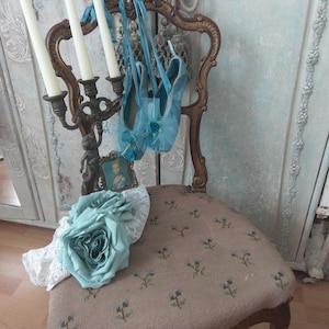 Small baroque antique chair forget-me-not flowers original France around 1890-1900 gold carvings Louis XVI style brocante boudoir