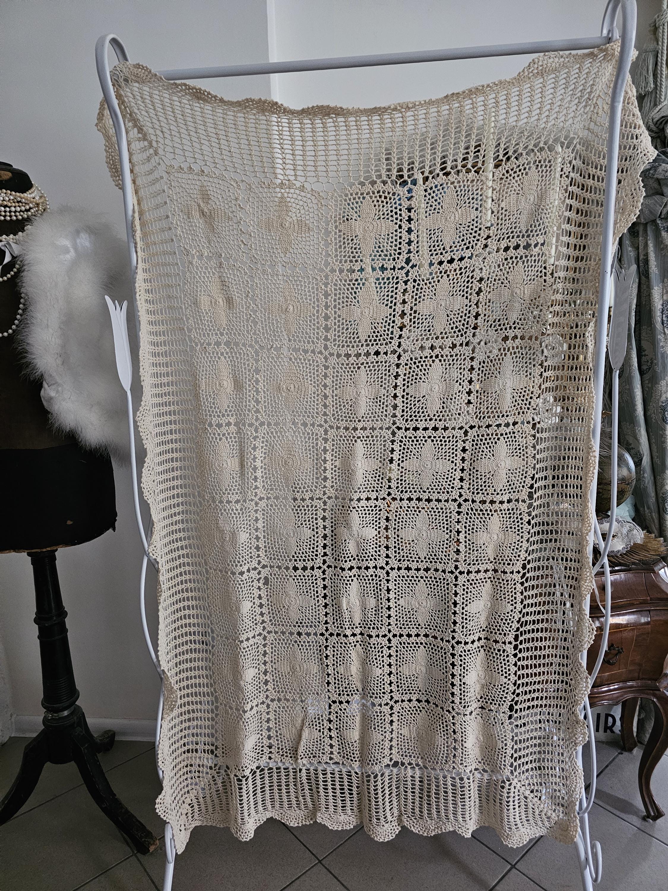 フランス製の大きなヴィンテージテーブルクロス、かぎ針編みのレースの