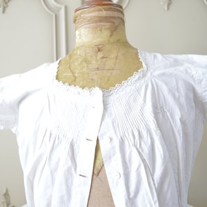 Ladies white camisole blouse with lace and embroidery & Monogram G.M. Paris image 5