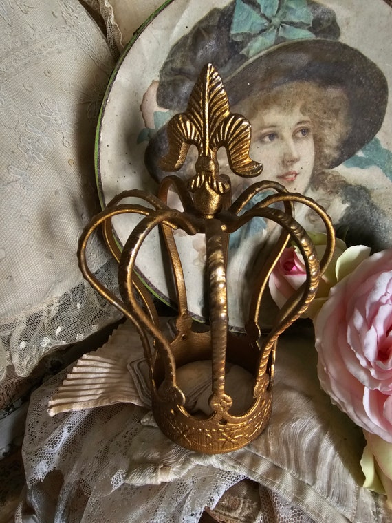 Beautiful Romantic Large Vintage Madonna Crown Br… - image 4