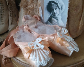 Romantic Delicate Silk Leather Ballet Shoes Dancing Shabby Chic Pink Peach Lace Ballet Boudoir Pointe Brooches Rhinestone Tulle Roses