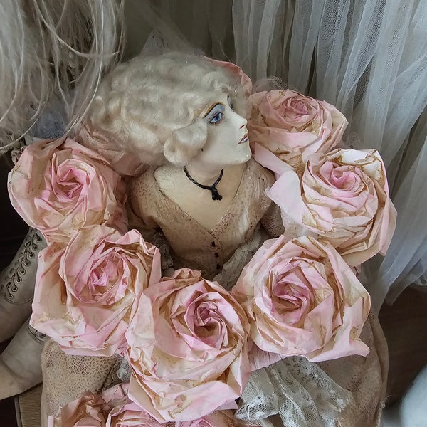 Roses en papier pastel ciré de rêve couronne romantique Rose Français tulle vintage brocante shabby chic couronne murale faite à la main couronne de porte