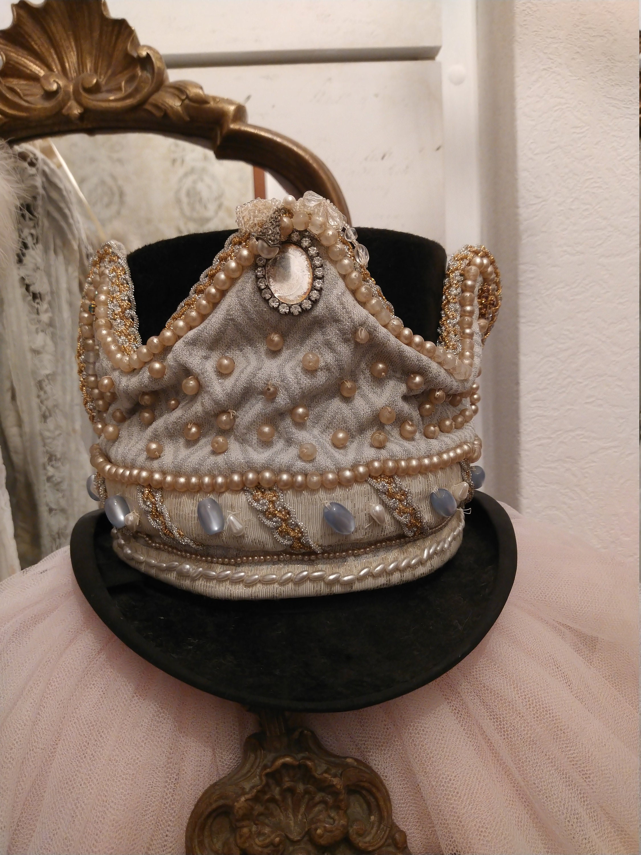 RARE: Antique Procession Fabric Crown From France With Stones and Pearls  Around 1900 Theater Costume Madonna Blue Gold -  Denmark