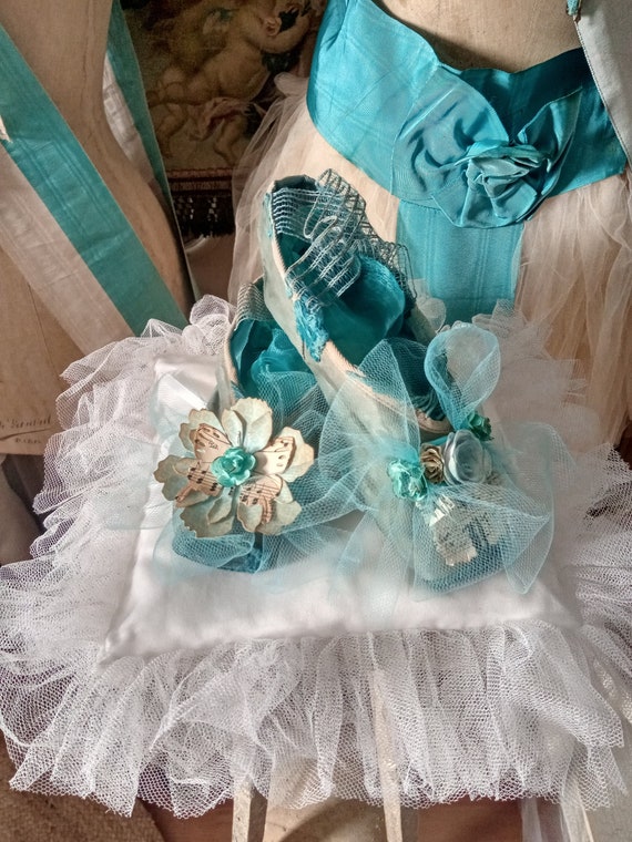 Turquoise pointe deals shoes