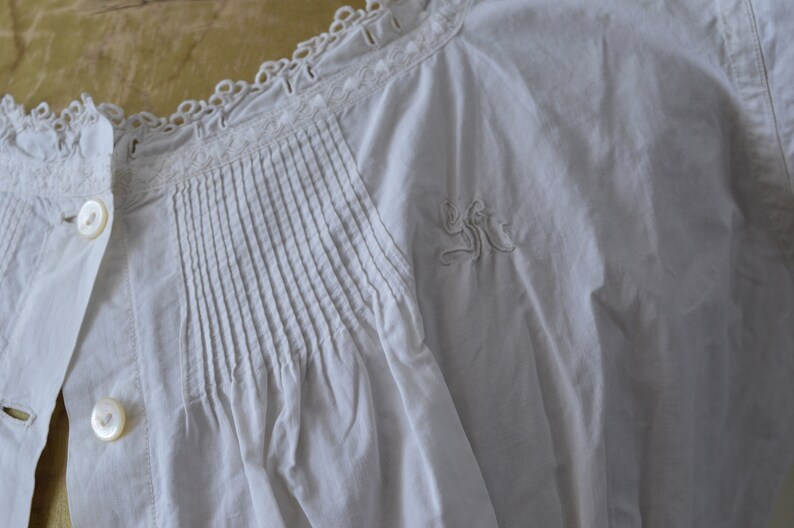 Ladies white camisole blouse with lace and embroidery & Monogram G.M. Paris image 6