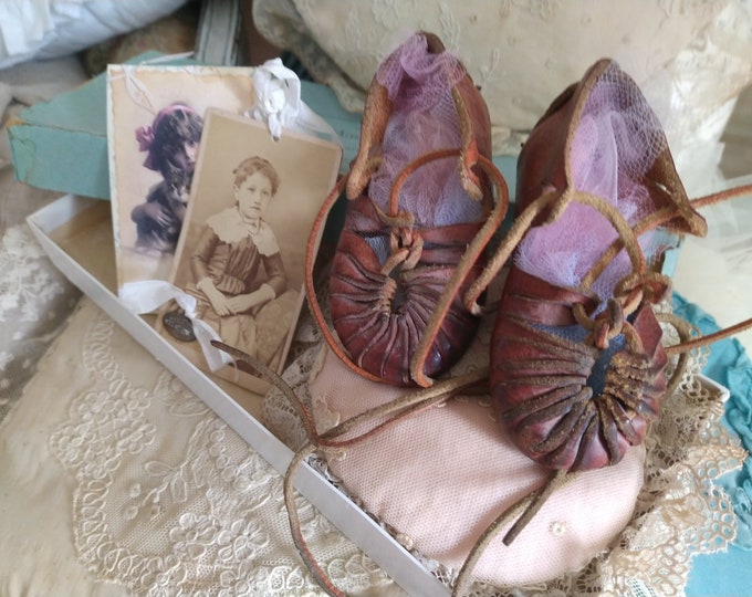 chaussures poupée ancienne poupées anciennes antique shoes doll no