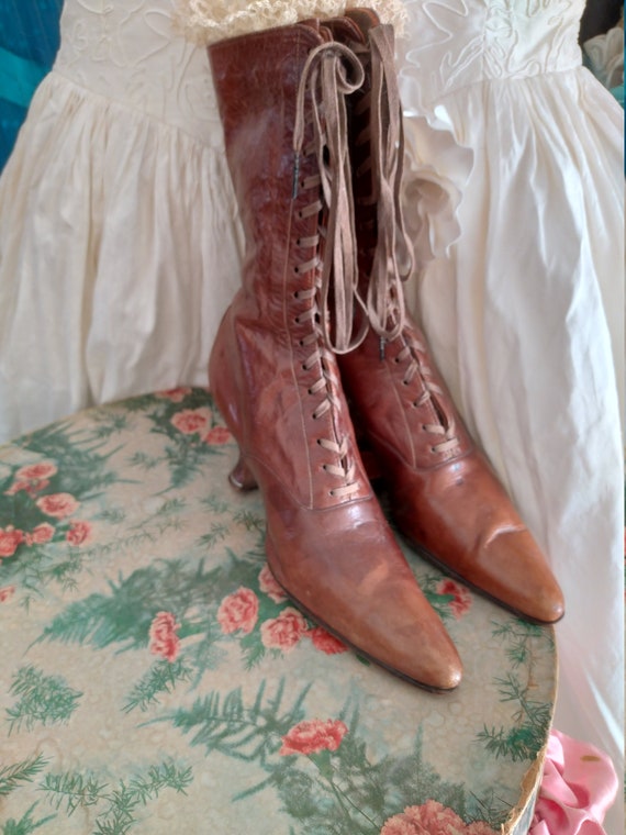 Antique noble Victorian women's boots lace-up boo… - image 2