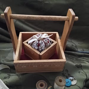 unique pincushion caddy,pincushion ruler box,quilting friend, sewing accessories, pincushion friend, travel sewing box, sewing caddy,
