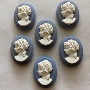 6 cabochons camée femme 40 x 30 mm vintage en résine Blanc mat et bleu compensé image 6