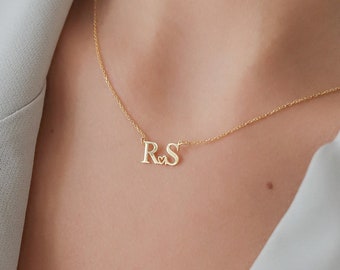 Collana di lettere minimaliste, Collana a due lettere, Collana di lettere iniziali, Collana a cuore metallico, Regalo di San Valentino, Miglior regalo per lei