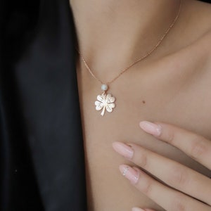 Collar de trébol de 4 hojas, Collar de hojas de letras, Collar de la suerte, Collar de cartas, Joyas personalizadas, Regalo para ella