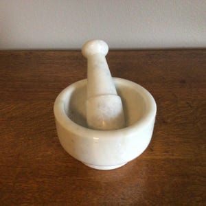 vintage marble Mortar and Pestle, cookware