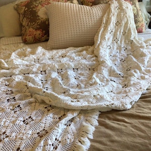 vintage hand crochet Afghan, crochet throw, bedding