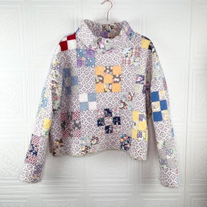 Quilt Funnel Neck Pullover / XXL / Vintage Patchwork Quilt Sweatshirt / Top made from old quilt / Feedsack Nine Patch/ Oscilatey