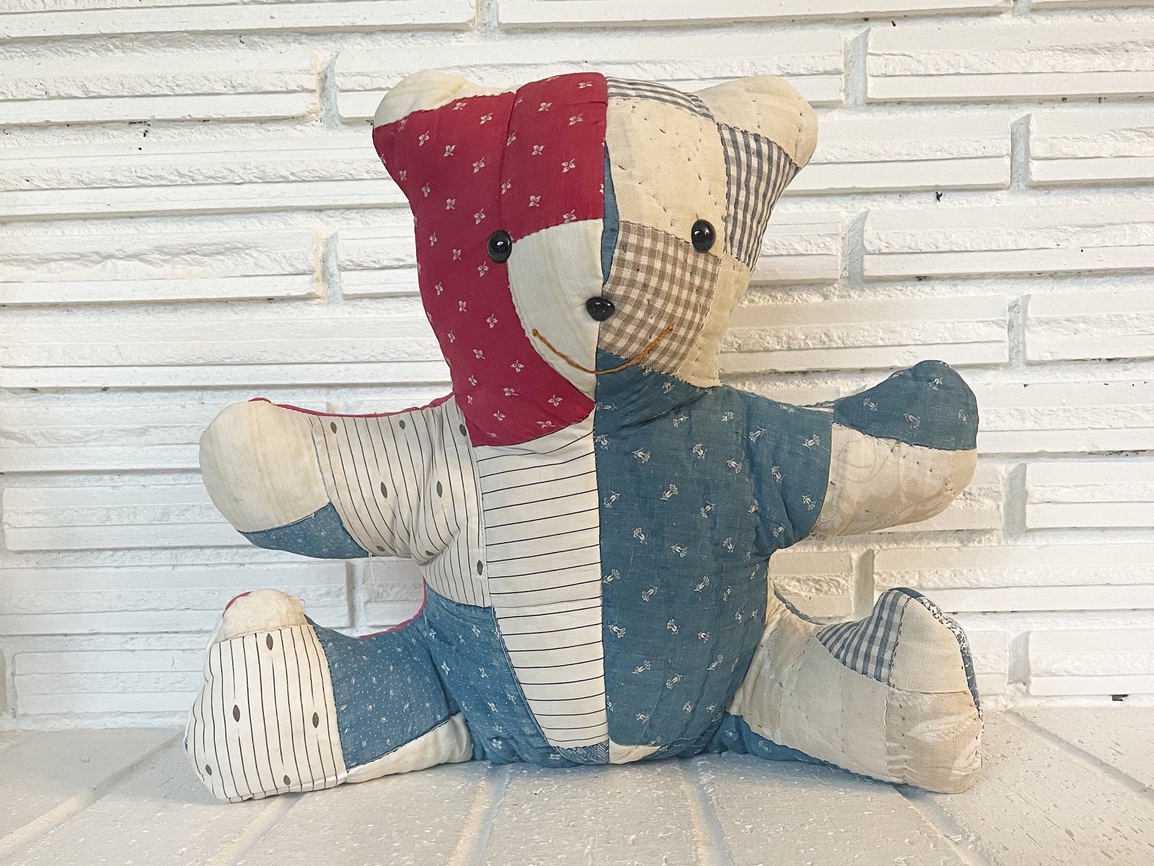 パッチワークキルトベア：ヴィンテージファームハウスのぬいぐるみ