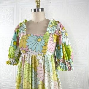 Upcycled Puff Sleeve Dress / Dress made from vintage sheets / Ruffle Sleeve Peasant Dress / Funky Florals / Oscilatey image 9